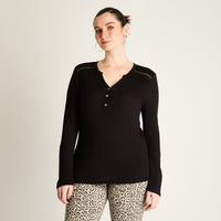 Polera Negra con Botones