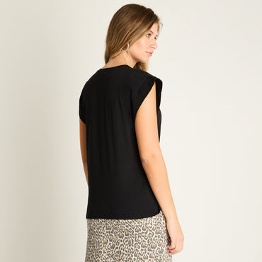 Polera Negra con Estampa Ilustrada