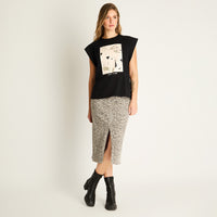 Polera Negra con Estampa Ilustrada