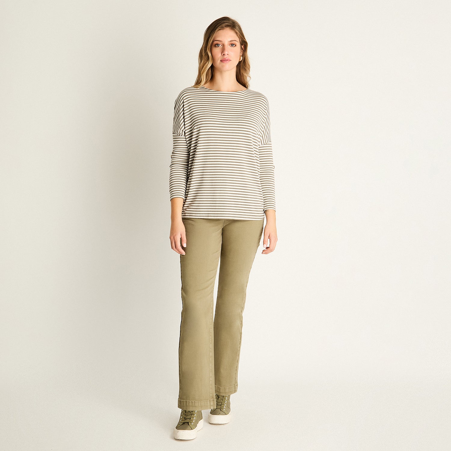 Polera Verde Manga Larga Elasticidad Media Sin Forro Calce Holgado