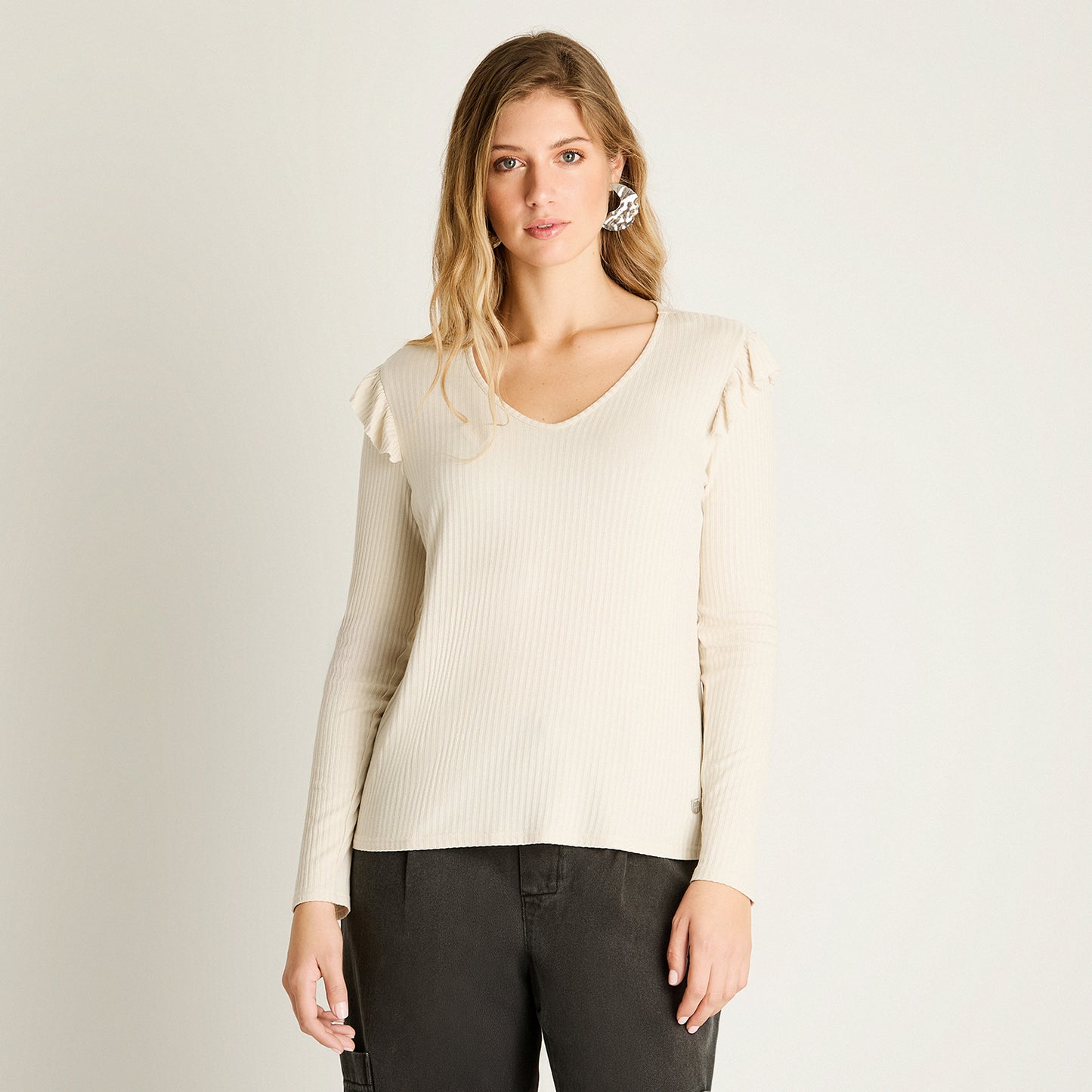 Polera Beige con Volantes