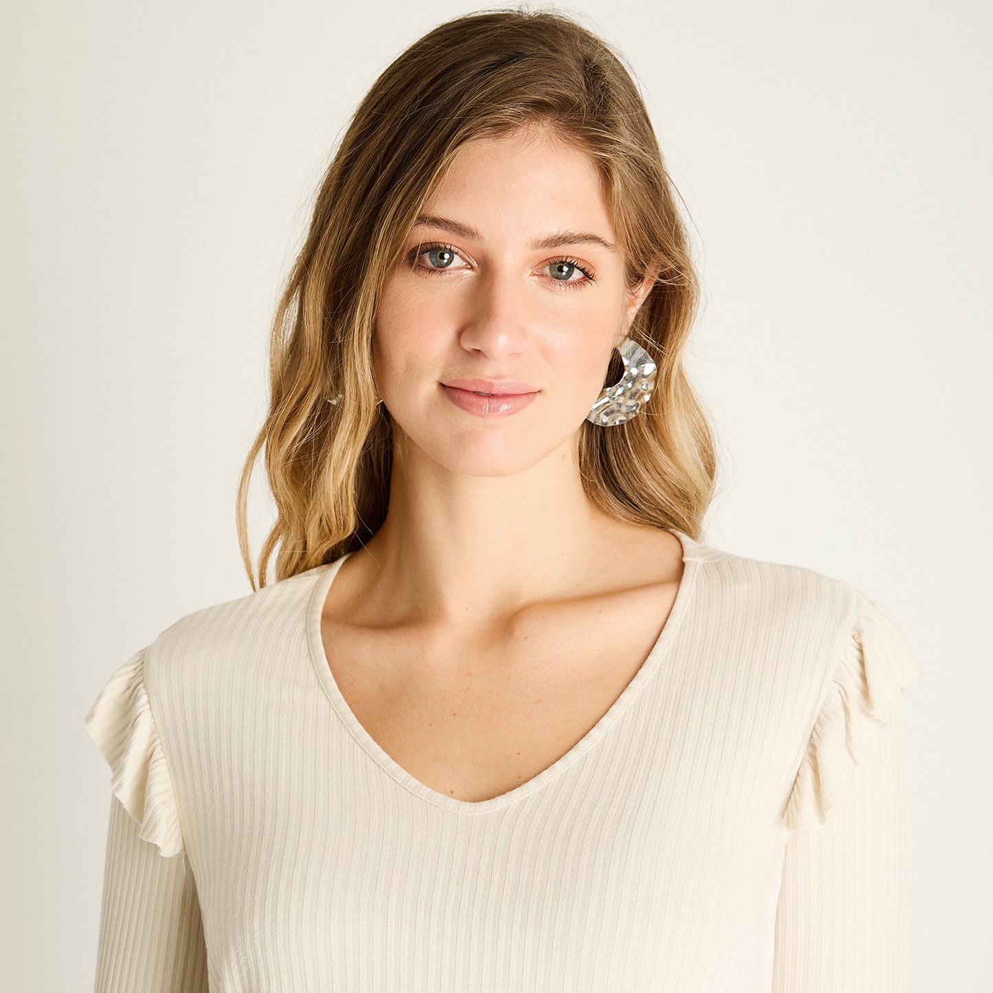 Polera Beige con Volantes