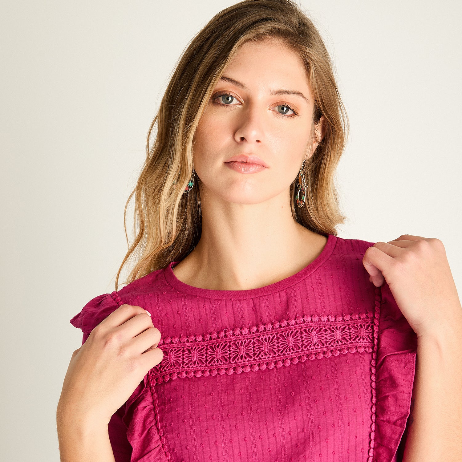 Polera Magenta con Volantes