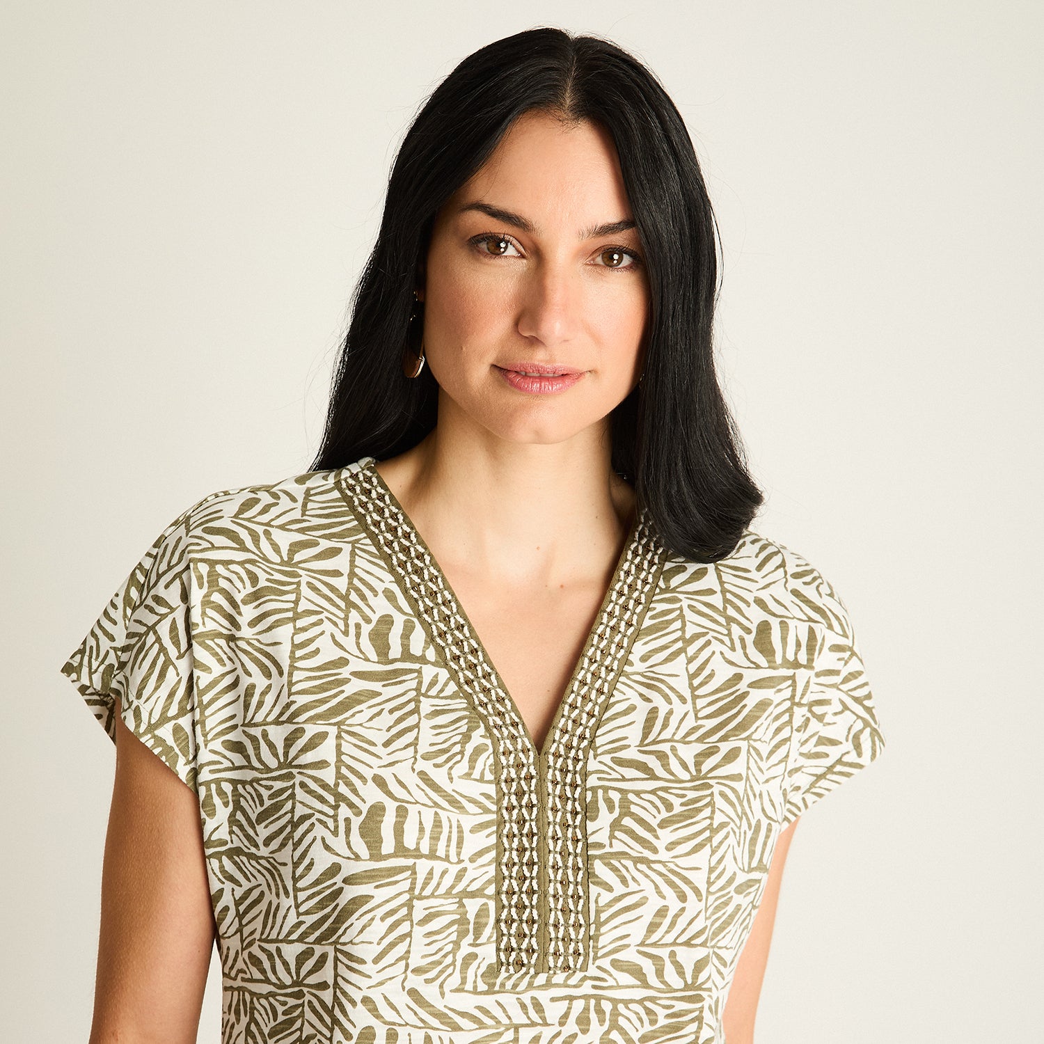 Polera Verde con Estampado Tropical