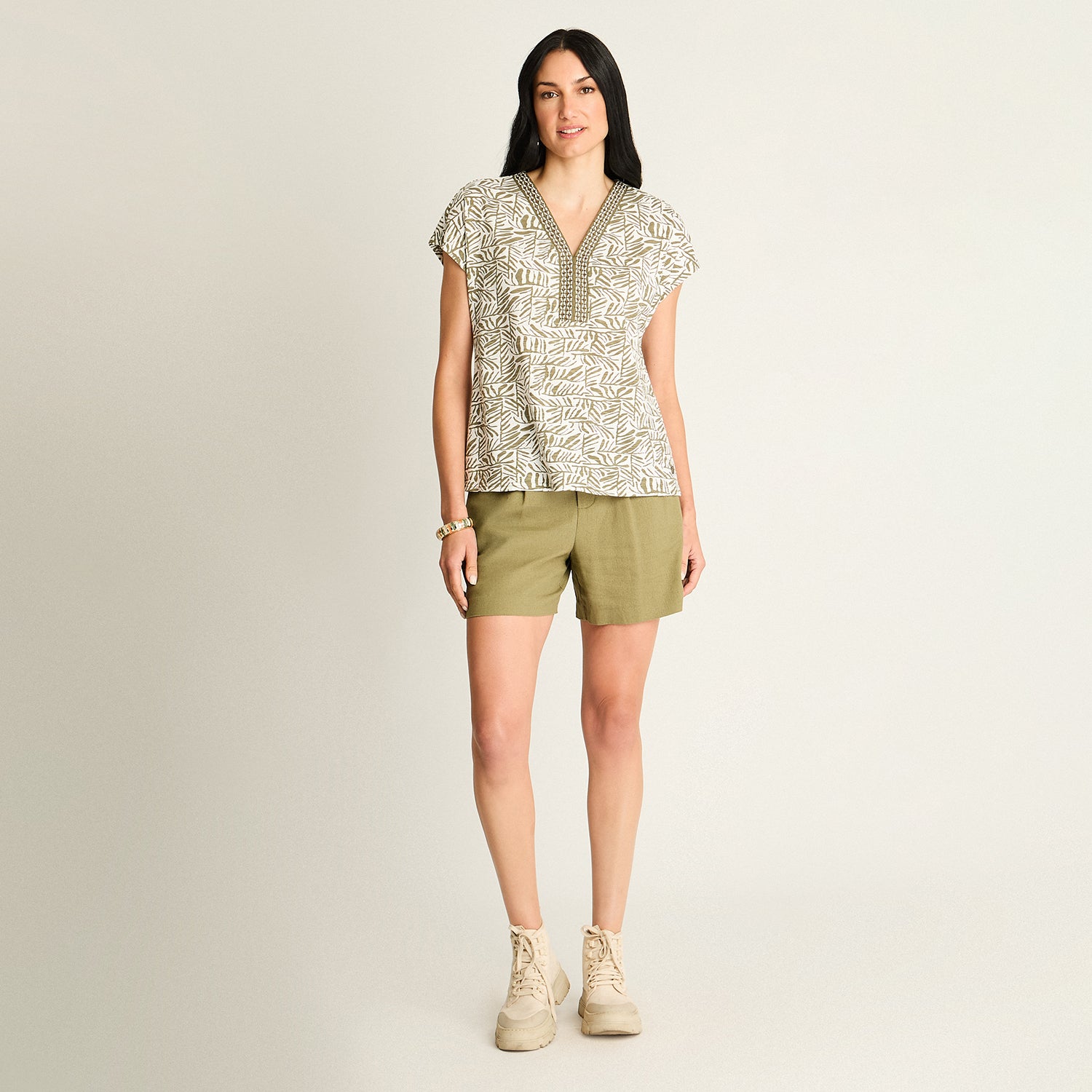 Polera Verde con Estampado Tropical