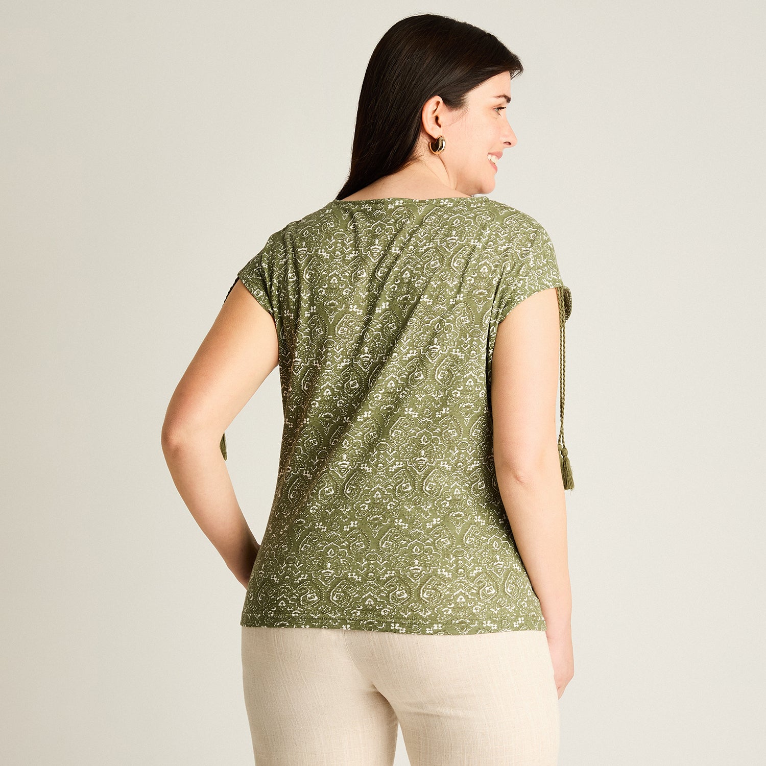 Polera Verde Manga Corta Elasticidad Media Sin Forro Calce Normal
