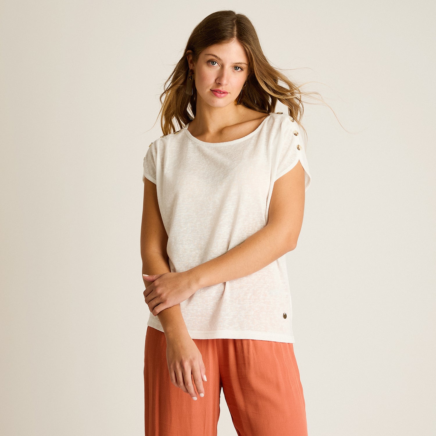 Polera Crudo Manga Corta Elasticidad Media Sin Forro Calce Holgado
