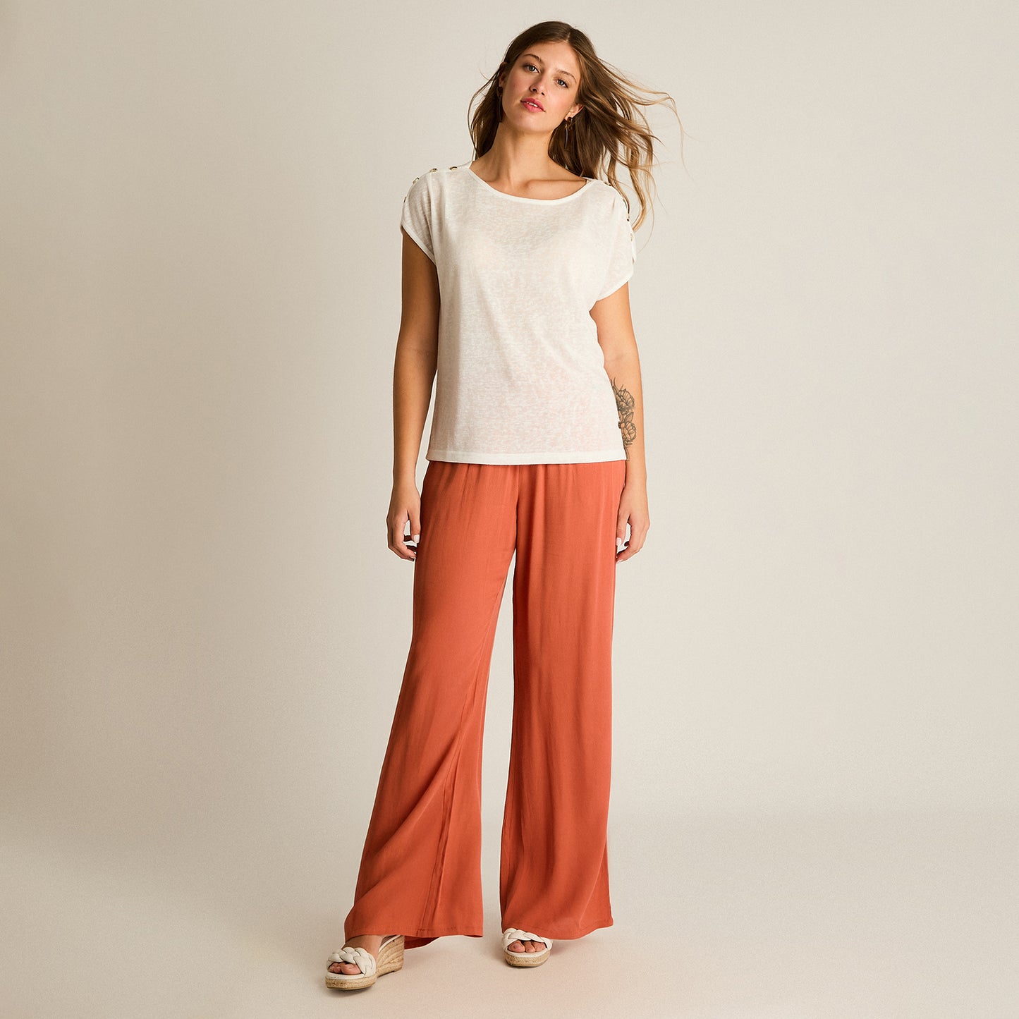 Polera Crudo Manga Corta Elasticidad Media Sin Forro Calce Holgado