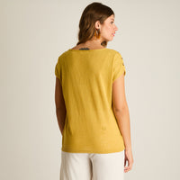 Polera Mostaza Manga Corta Elasticidad Media Sin Forro Calce Holgado