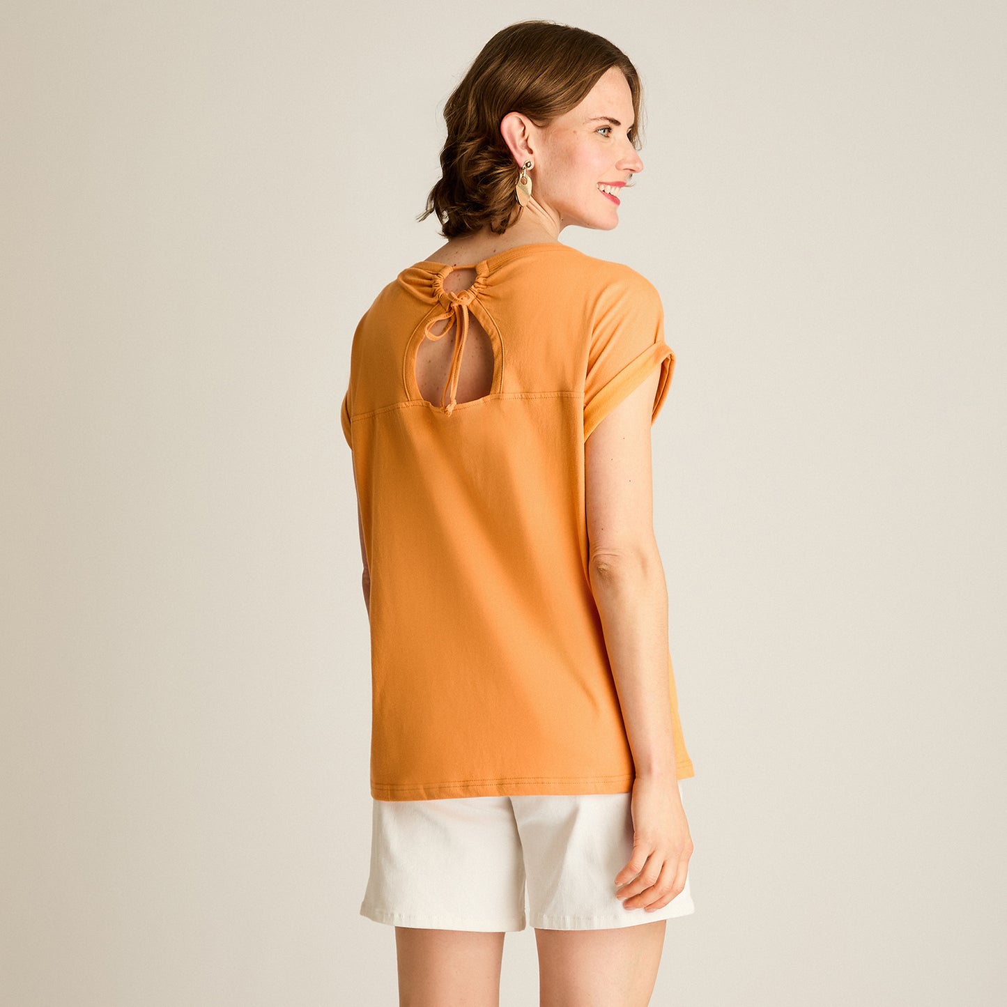 Polera Naranjo Manga Corta Elasticidad Media Sin Forro Calce Normal