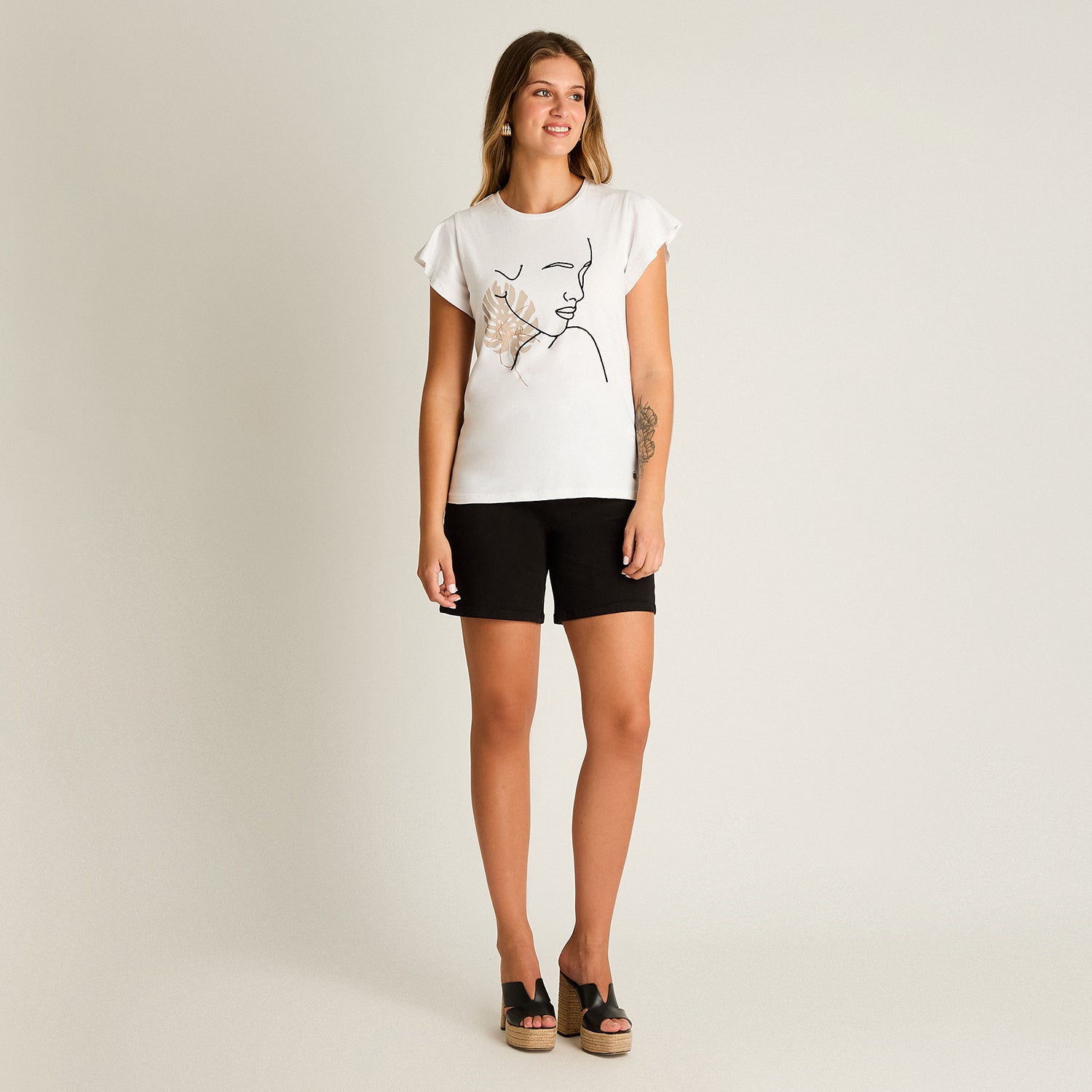 Polera Blanco Manga Corta Elasticidad Media Sin Forro Calce Normal