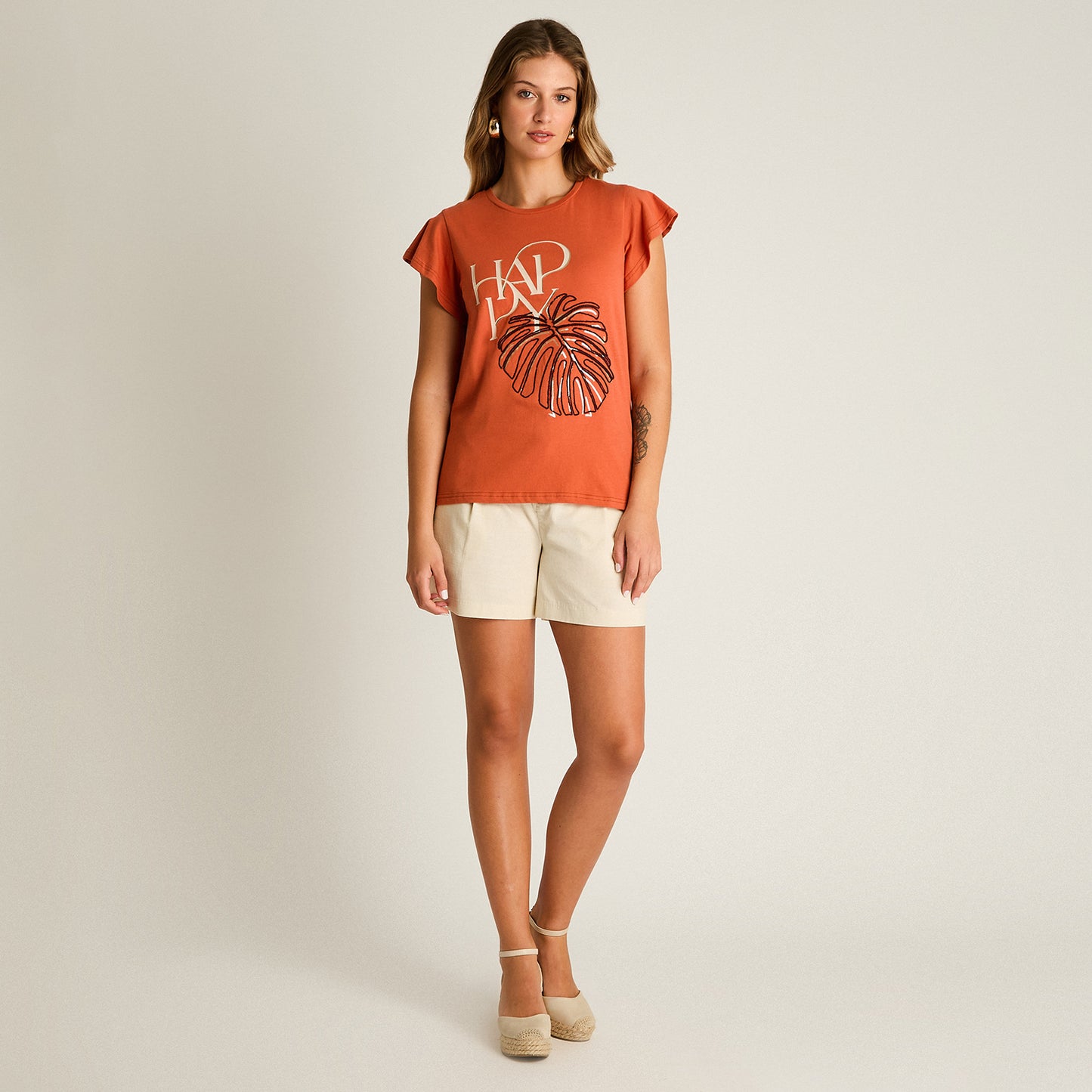 Polera Terracota Manga Corta Elasticidad Media Sin Forro Calce Normal