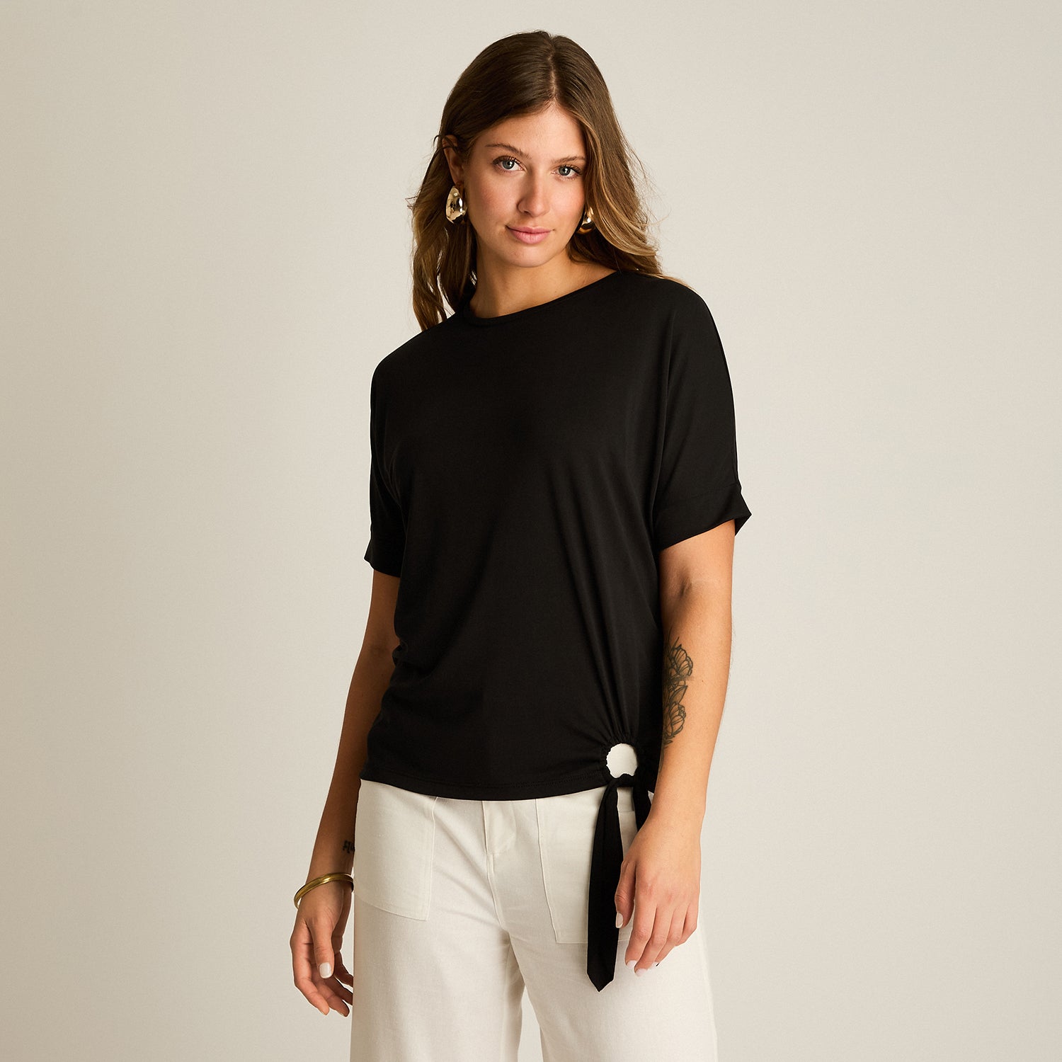 Polera Negro Manga Corta Elasticidad Media Sin Forro Calce Holgado