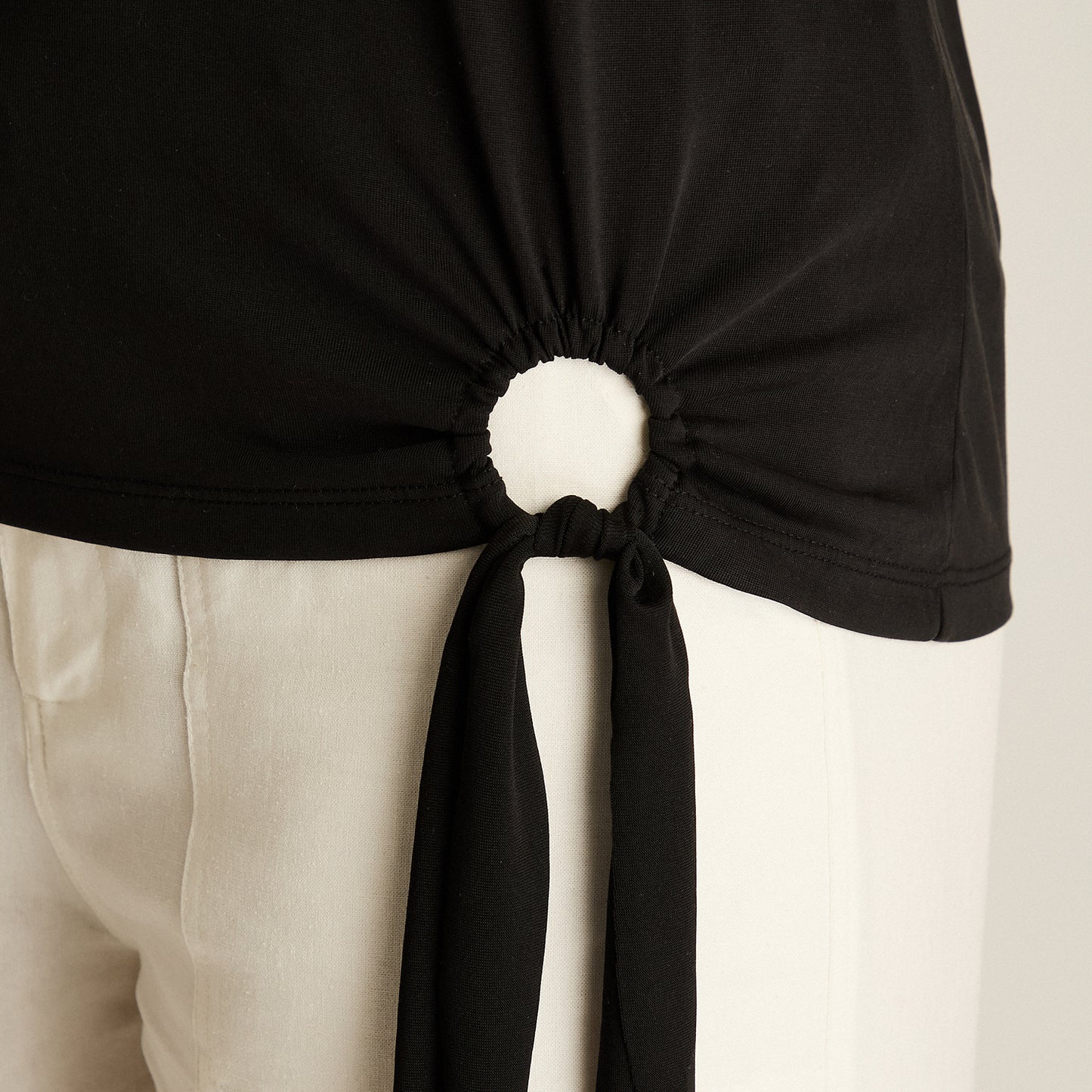 Polera Negro Manga Corta Elasticidad Media Sin Forro Calce Holgado