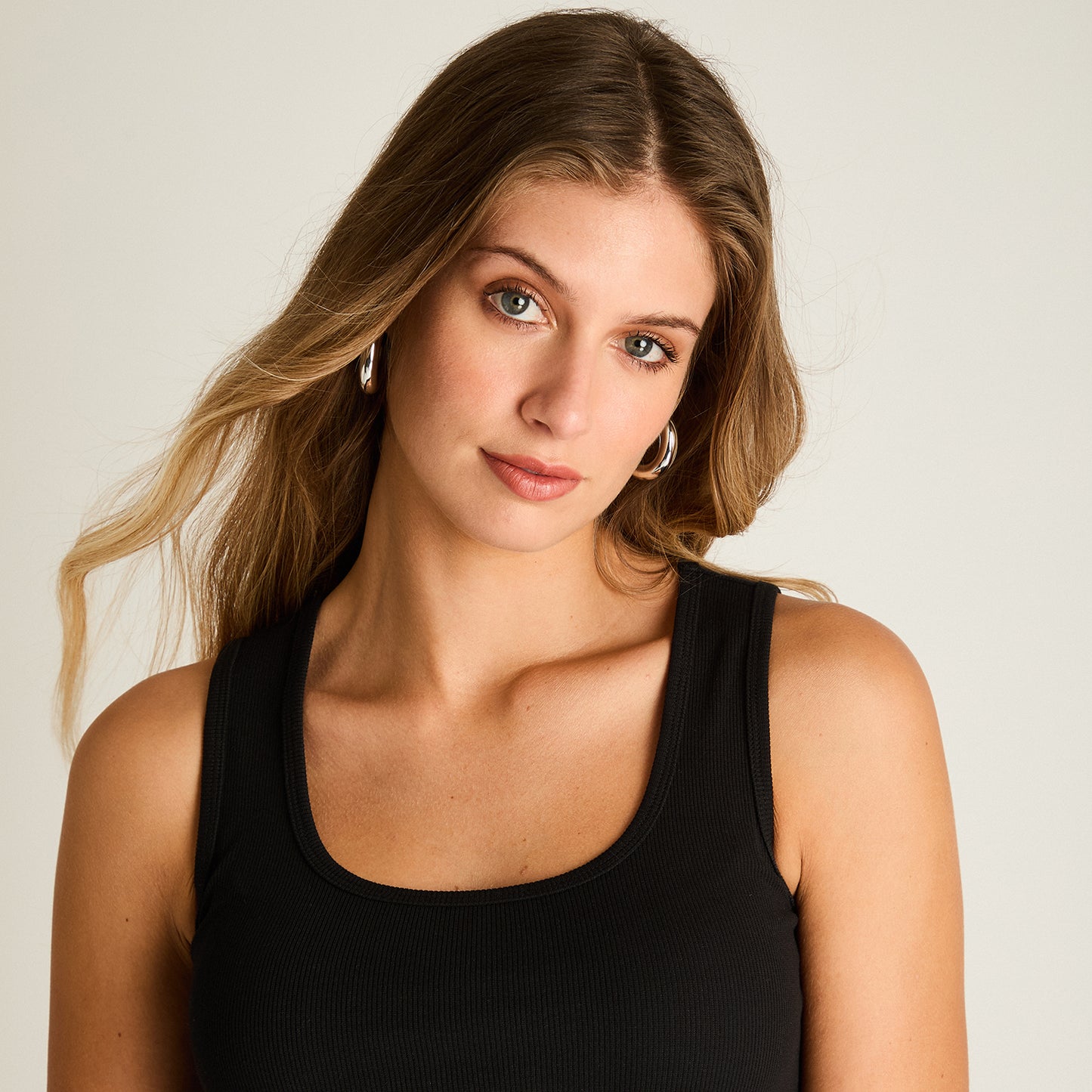 Polera Negra Sin Mangas Ajustada