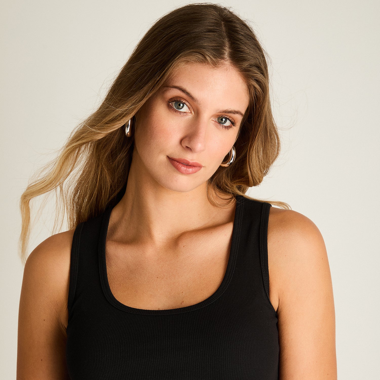 Polera Negra Sin Mangas Ajustada