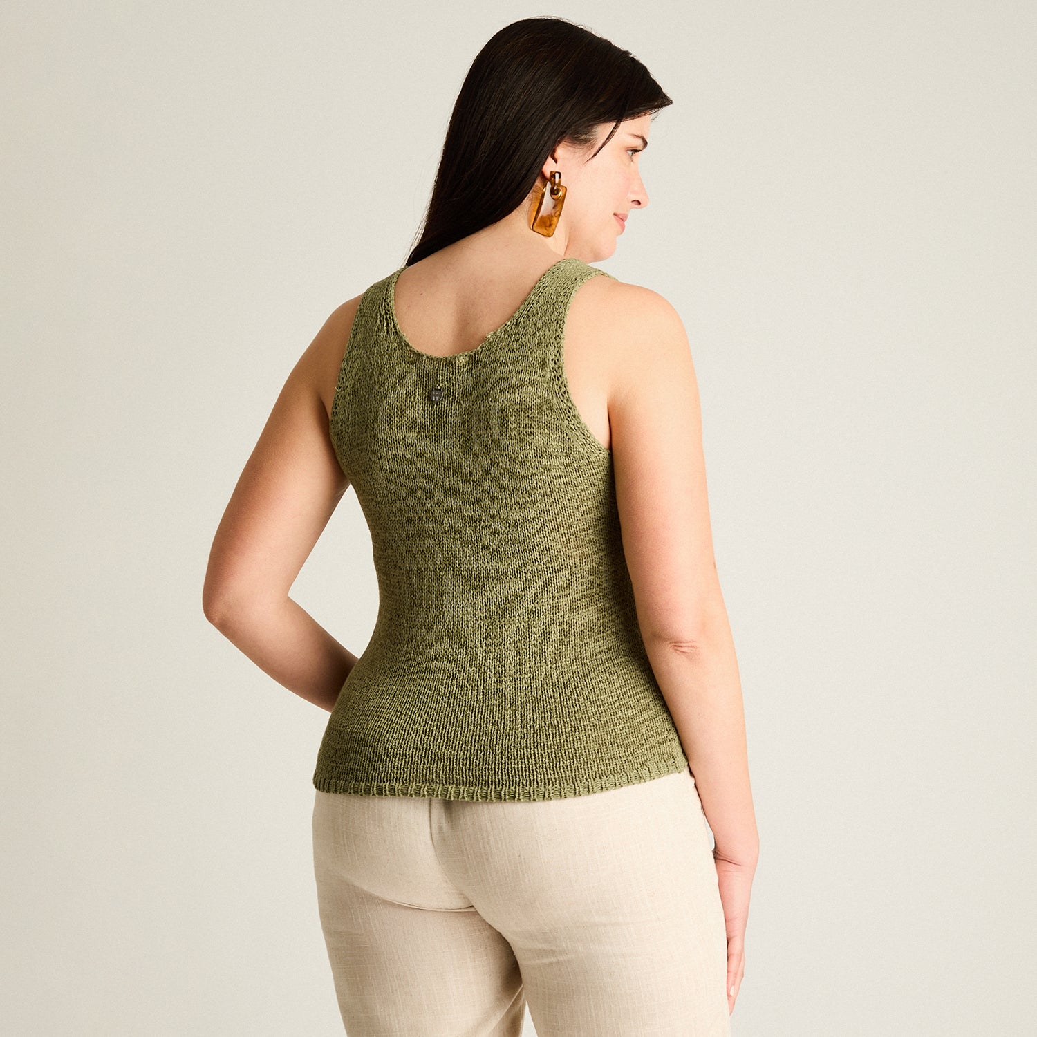 Polera Oliva Sin Mangas Elasticidad Media Sin Forro Calce Normal