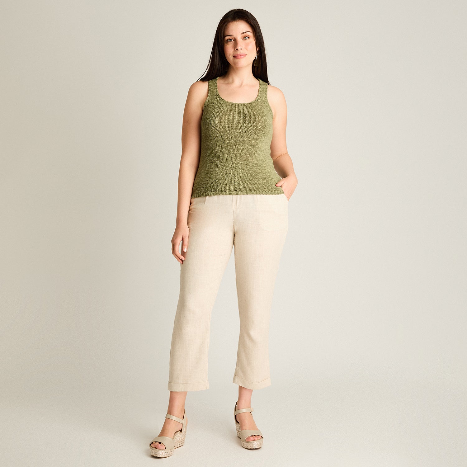 Polera Oliva Sin Mangas Elasticidad Media Sin Forro Calce Normal