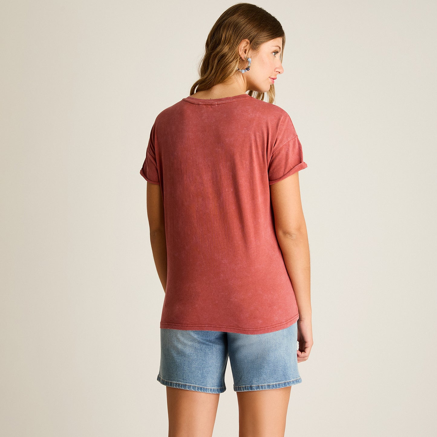 Polera Terracota Manga Corta Elasticidad Media Sin Forro Calce Normal