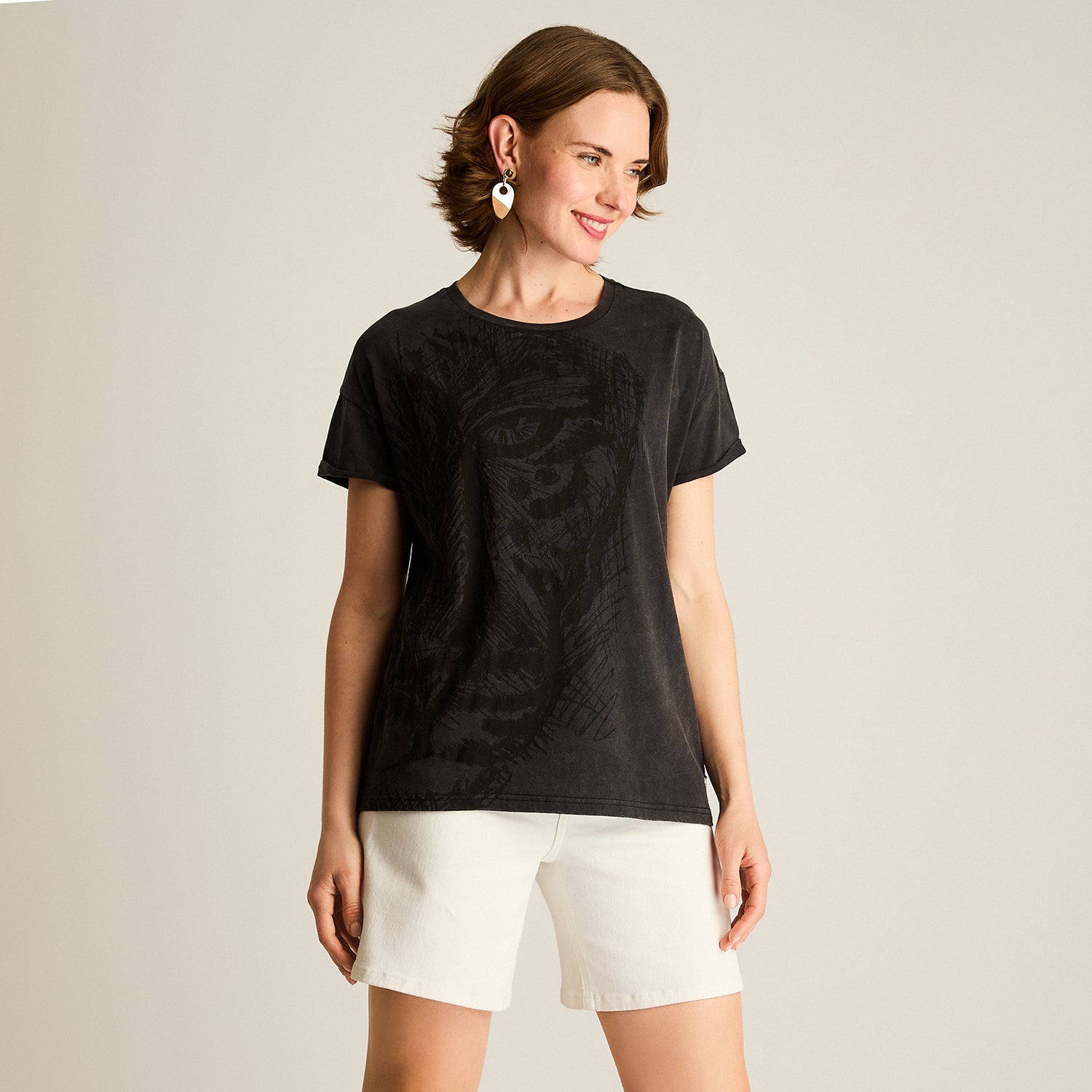 Polera Gris con Estampado Frontal