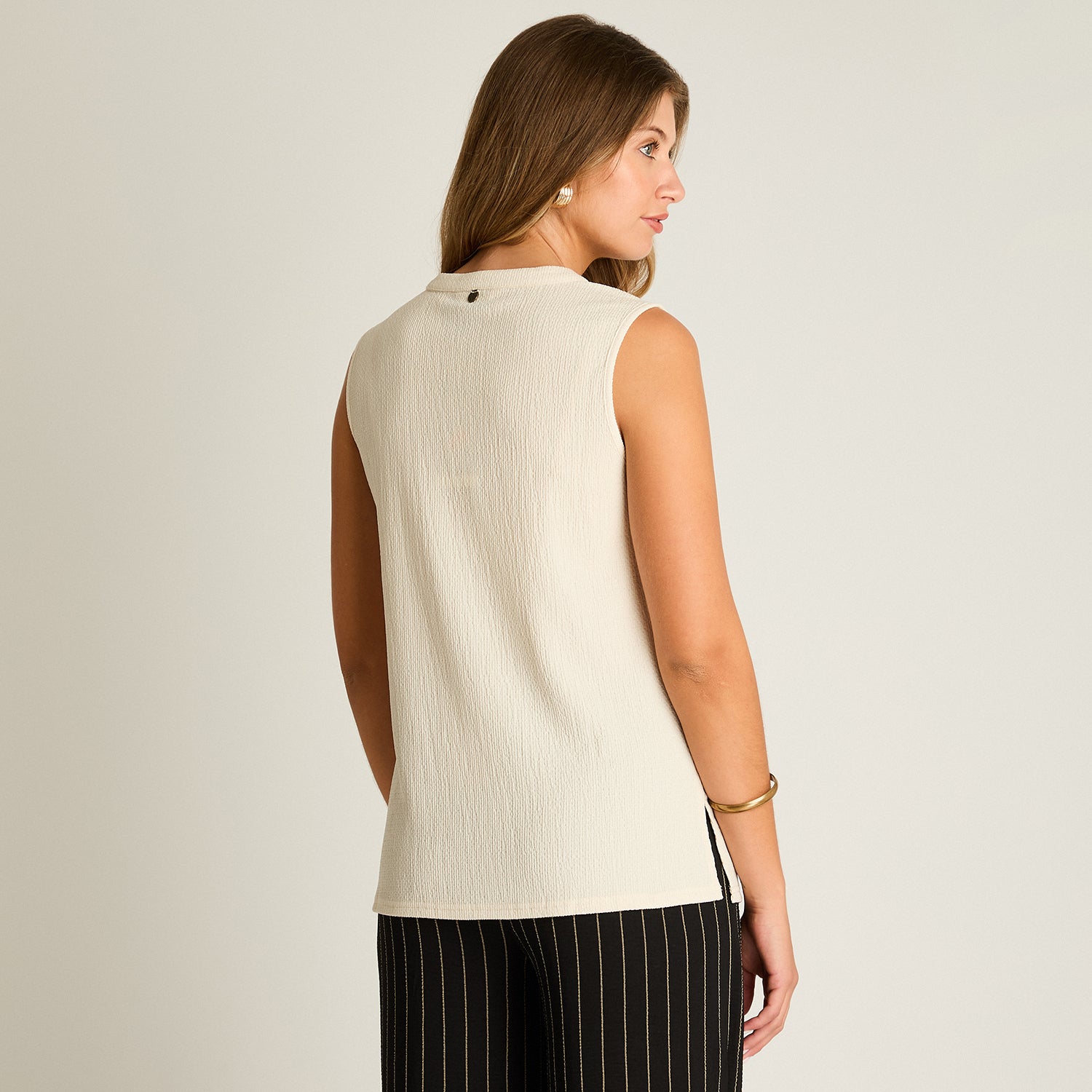 Polera Arena Sin Mangas Elasticidad Media Sin Forro Calce Normal