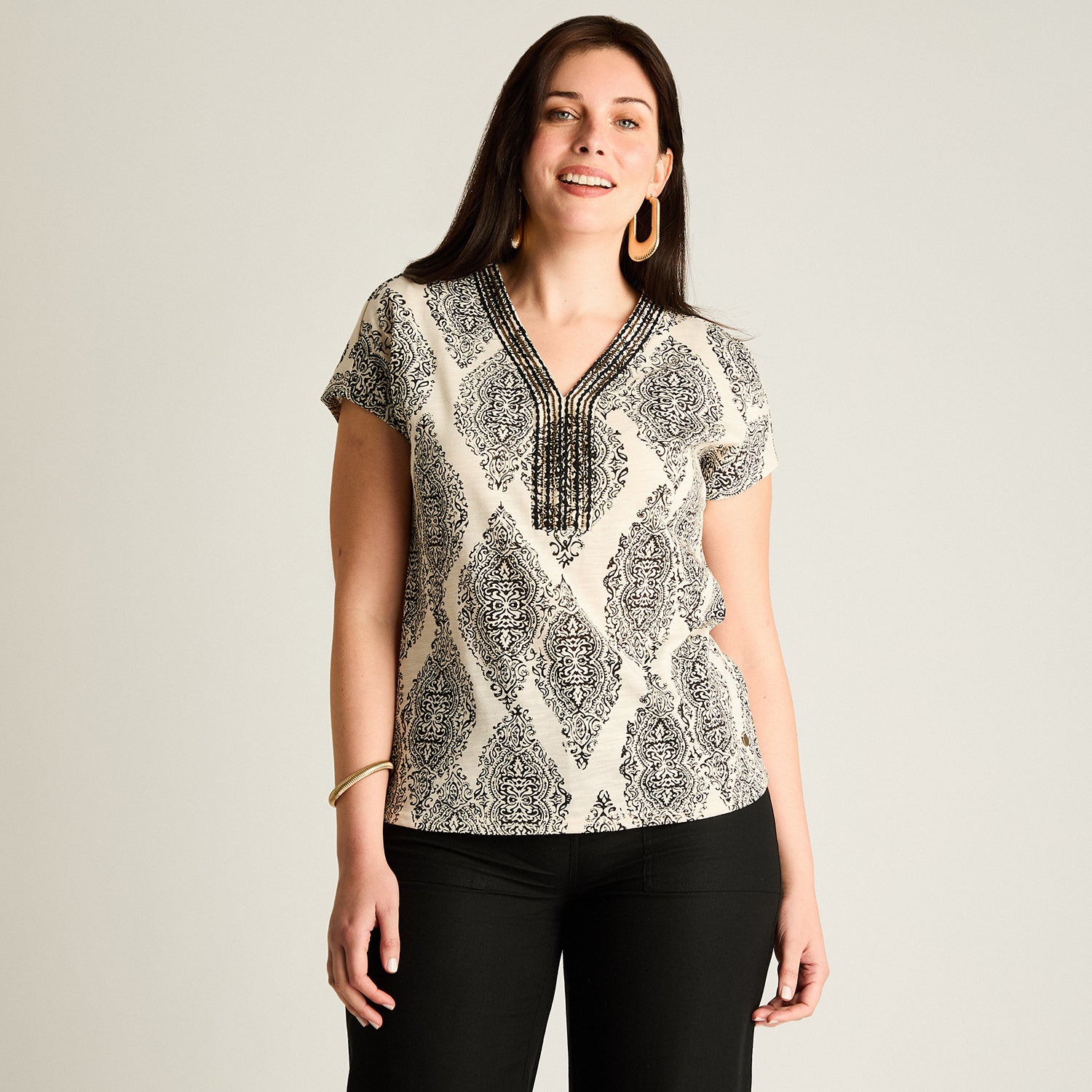 Polera Arena Manga Corta No Elasticado Sin Forro Calce Normal