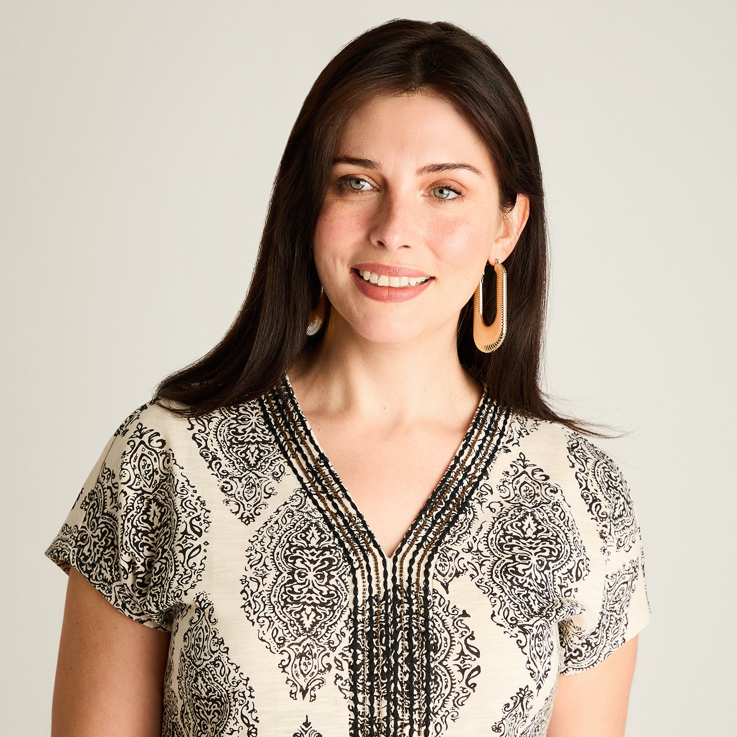 Polera Arena Manga Corta No Elasticado Sin Forro Calce Normal