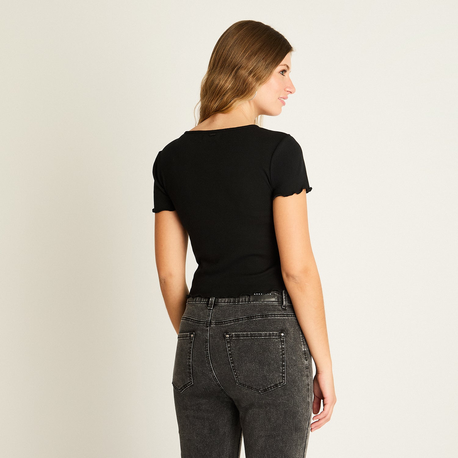 Polera Negra Básica Manga Corta