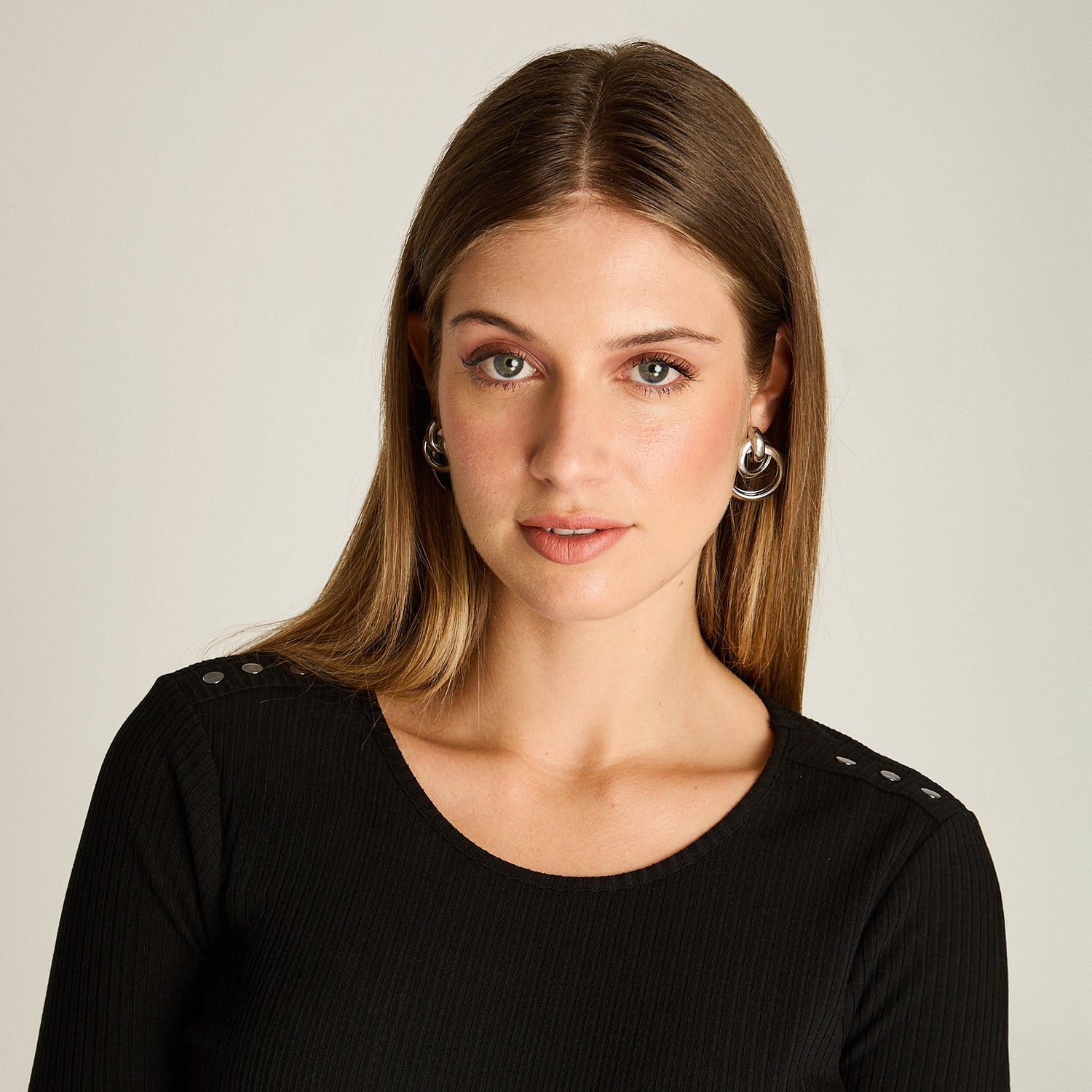 Polera Negro Manga 3/4 Elasticidad Media Sin Forro Calce Normal Tela Plano