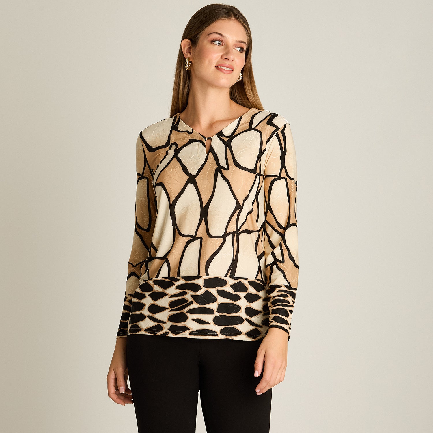 Polera Negro Manga Larga Elasticidad Media Sin Forro Calce Normal Tela Punto