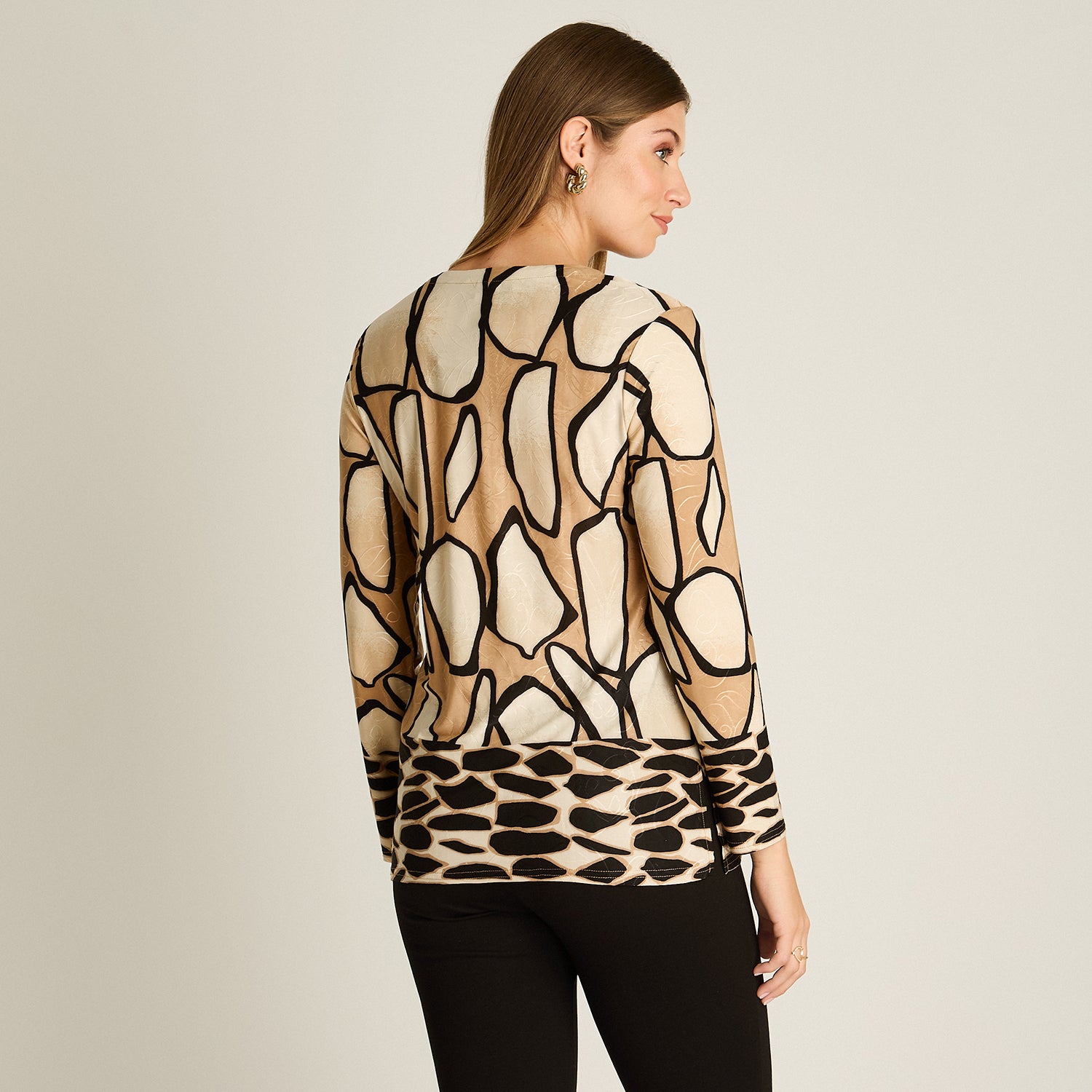 Polera Negro Manga Larga Elasticidad Media Sin Forro Calce Normal Tela Punto