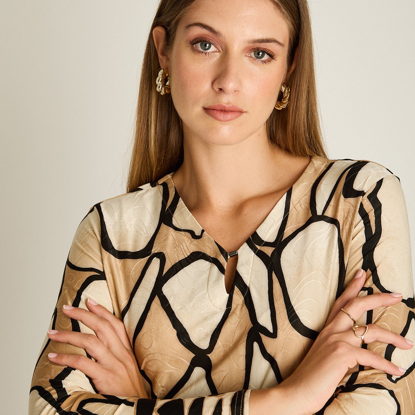 Polera Negro Manga Larga Elasticidad Media Sin Forro Calce Normal Tela Punto