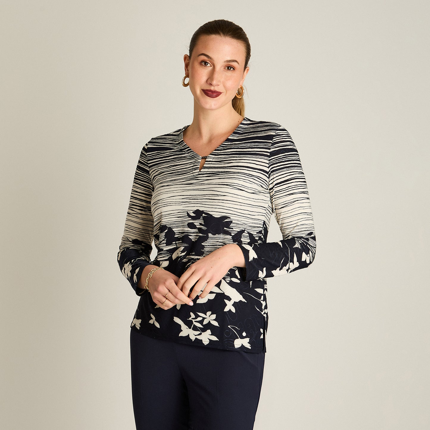 Polera Azul Manga Larga Elasticidad Media Sin Forro Calce Normal Tela Punto