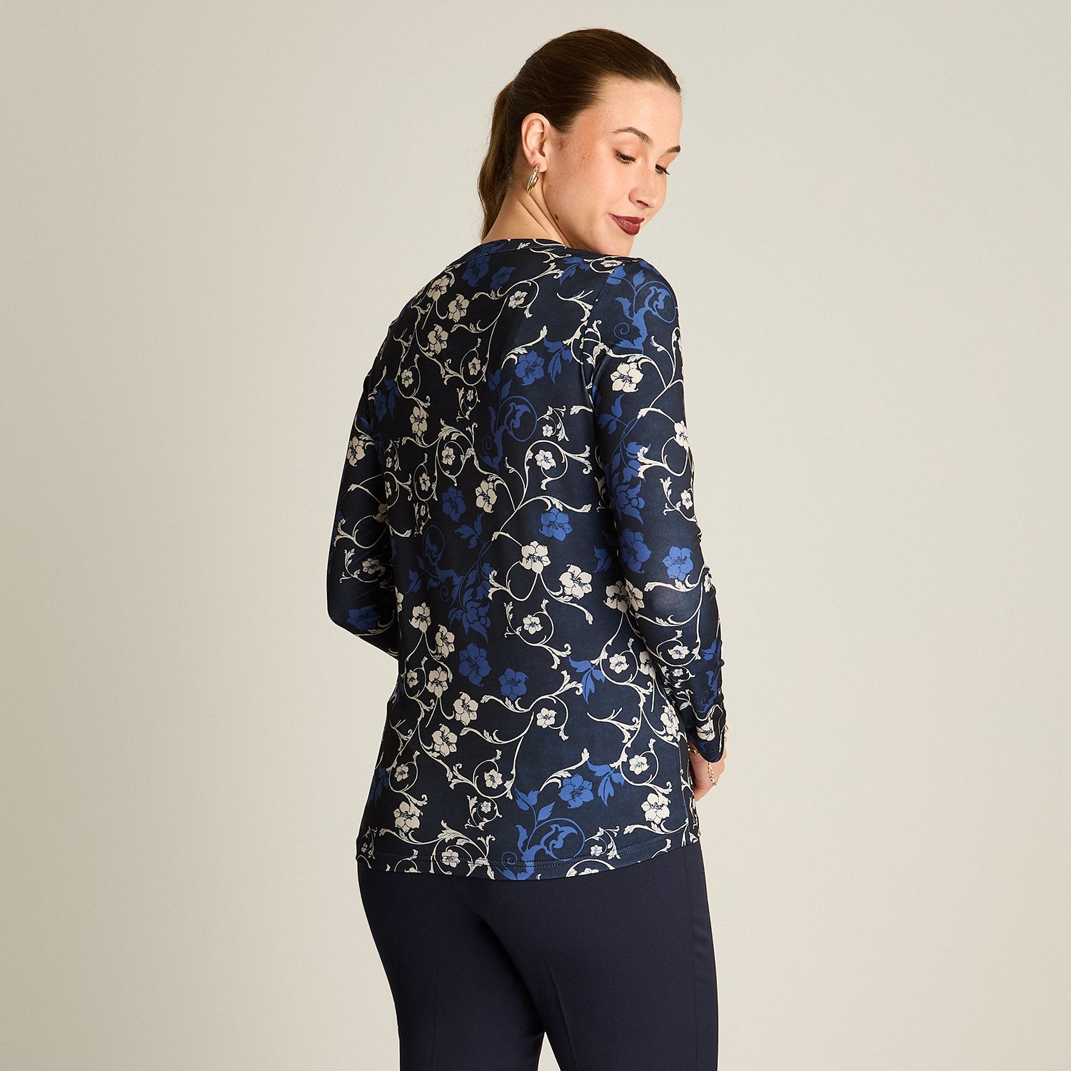 Polera Azul Manga Larga Elasticidad Media Sin Forro Calce Normal Tela Punto