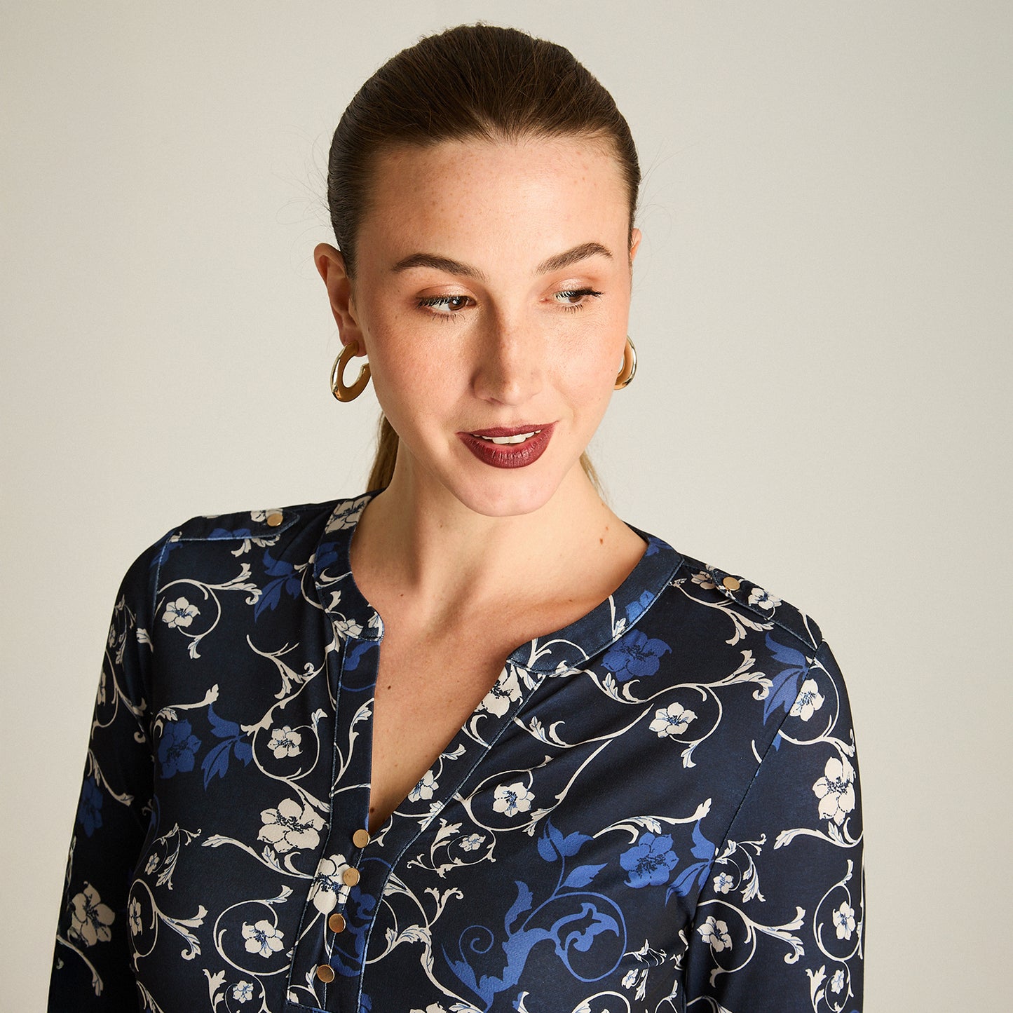 Polera Azul Manga Larga Elasticidad Media Sin Forro Calce Normal Tela Punto