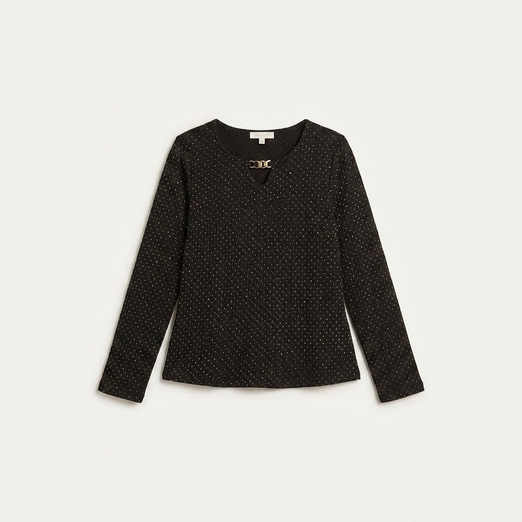 Polera Negra de Punto con Lúrex y Detalle Dorado en Escote en plano