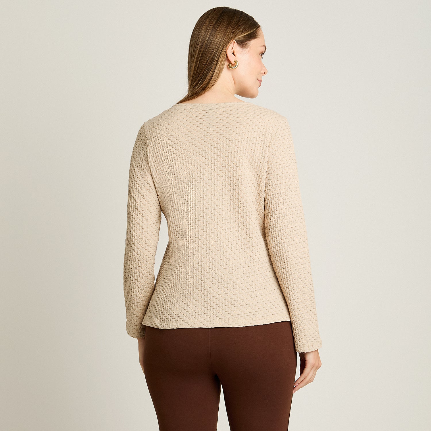 Polera Arena Manga Larga Elasticidad Media Sin Forro Calce Normal Tela Punto