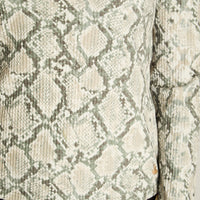 Polera Pistacho Manga Larga Elasticidad Media Sin Forro Calce Normal Tela Punto