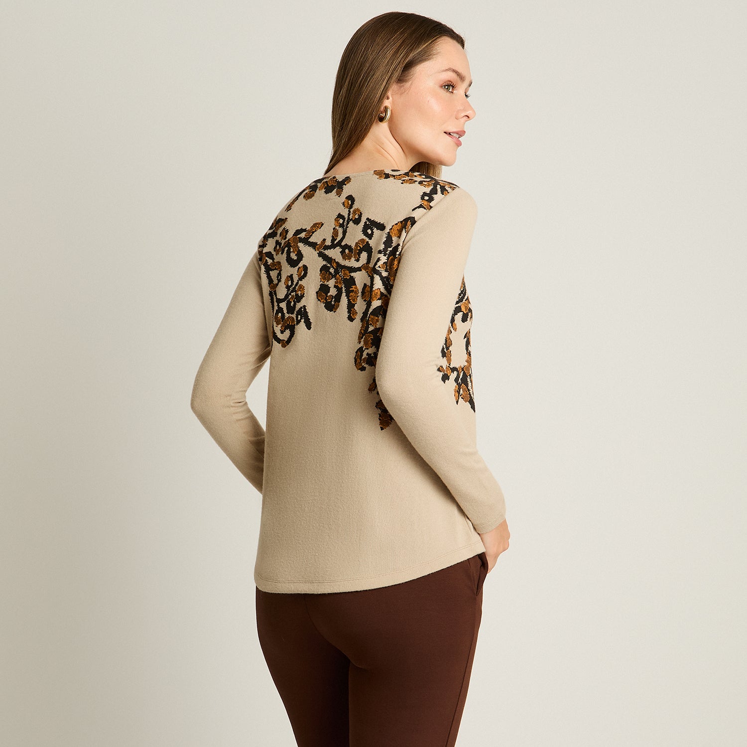 Polera Arena Manga Larga Elasticidad Media Sin Forro Calce Normal Tela Camant