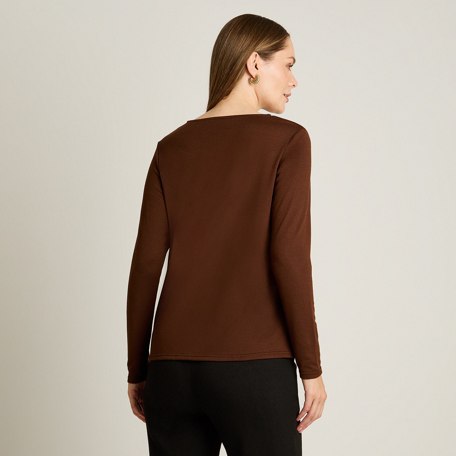 Polera Cafe Manga Larga Elasticidad Media Sin Forro Calce Normal Tela Camant