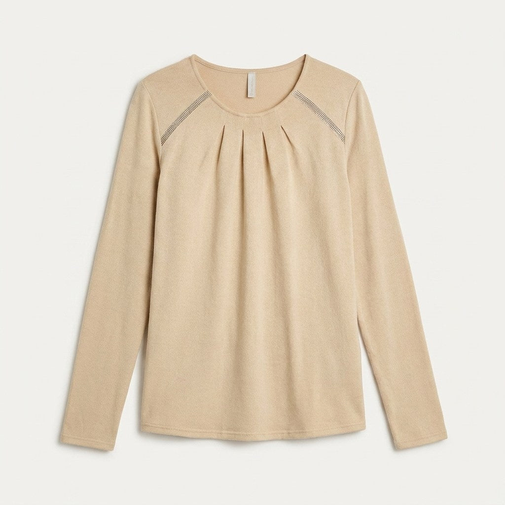 Polera Beige De Lanilla Con Escote Fruncido Y Strass en plano
