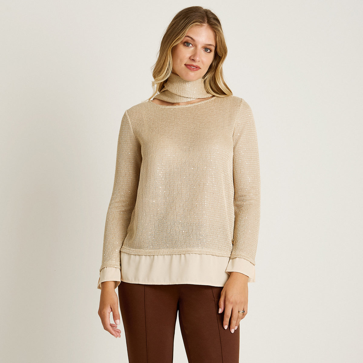 Polera Beige de Lanilla con Lentejuelas y Bufanda Incorporada