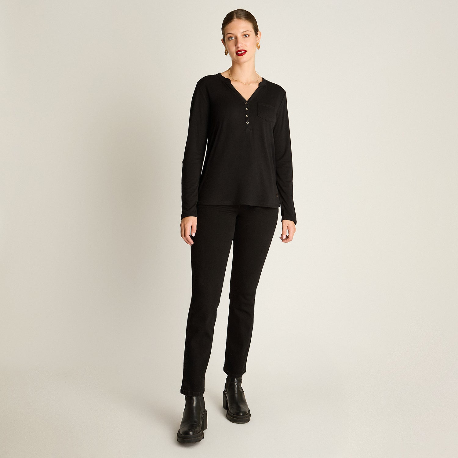 Polera Negro Manga Larga Elasticidad Media Sin Forro Calce Normal Tela Punto