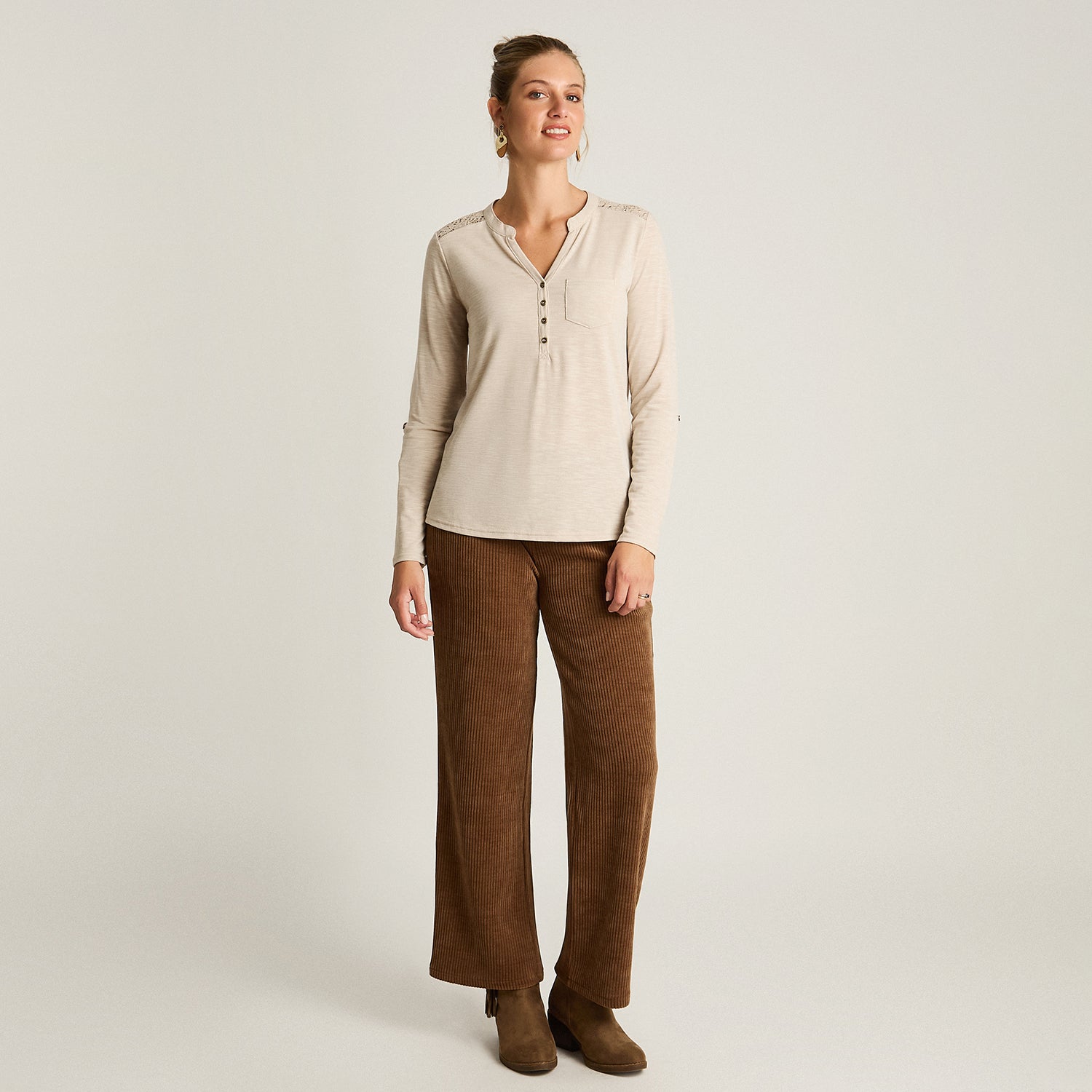 Polera Beige Manga Larga con Detalle de Macramé