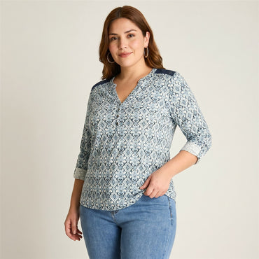 Polera Índigo Manga Larga con Detalle de Macramé en modelo plus size