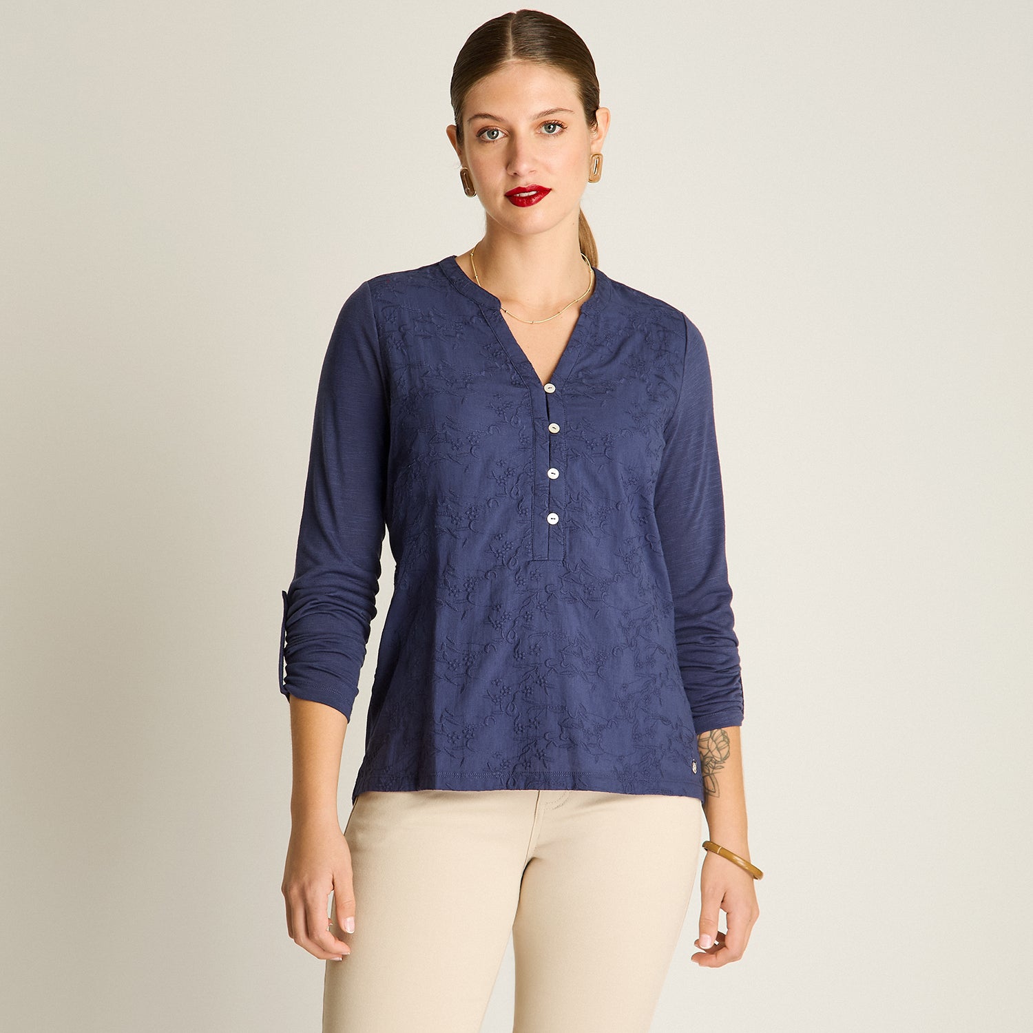 Polera Azul Manga Larga Elasticidad Media Sin Forro Calce Normal Tela Punto Y Plano