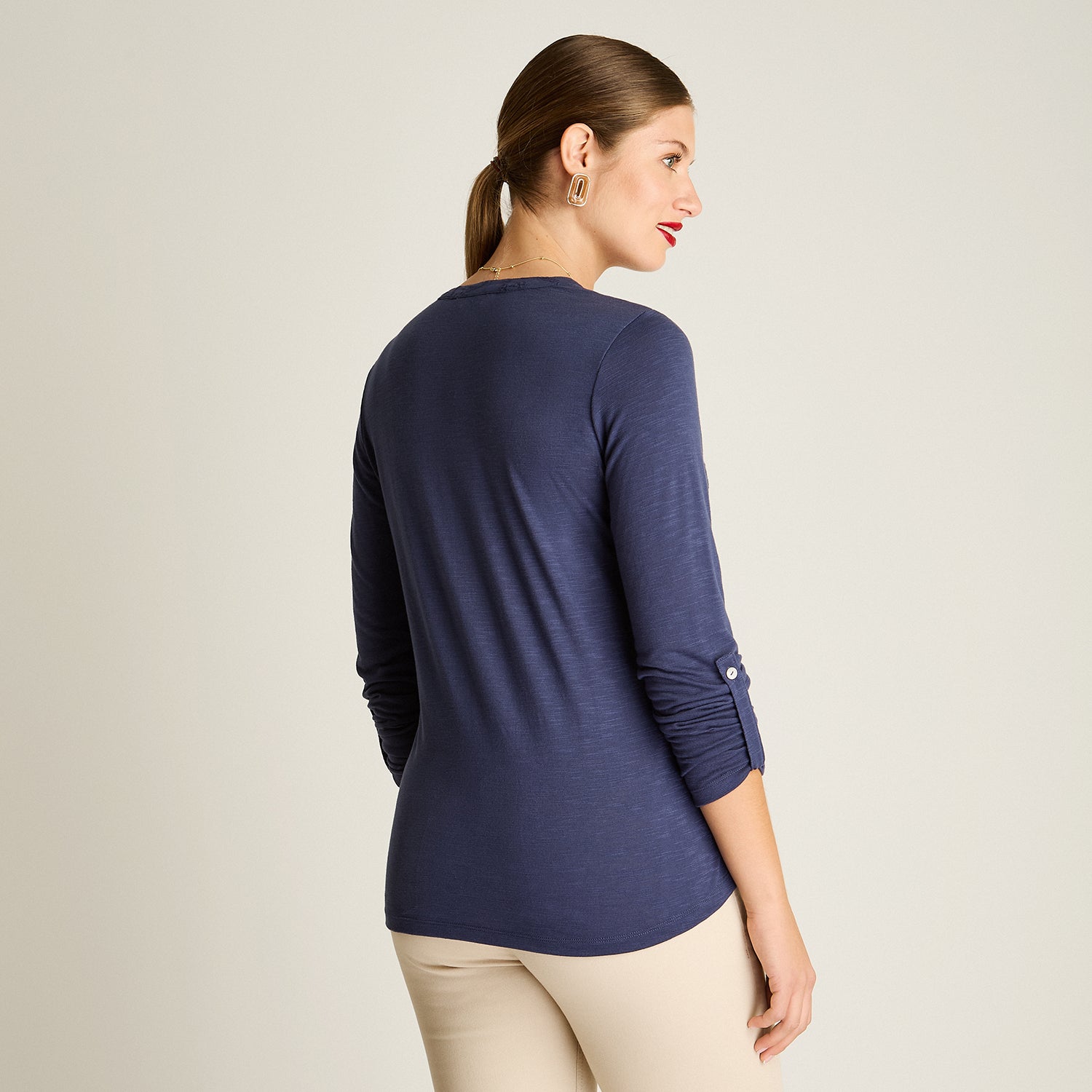 Polera Azul Manga Larga Elasticidad Media Sin Forro Calce Normal Tela Punto Y Plano