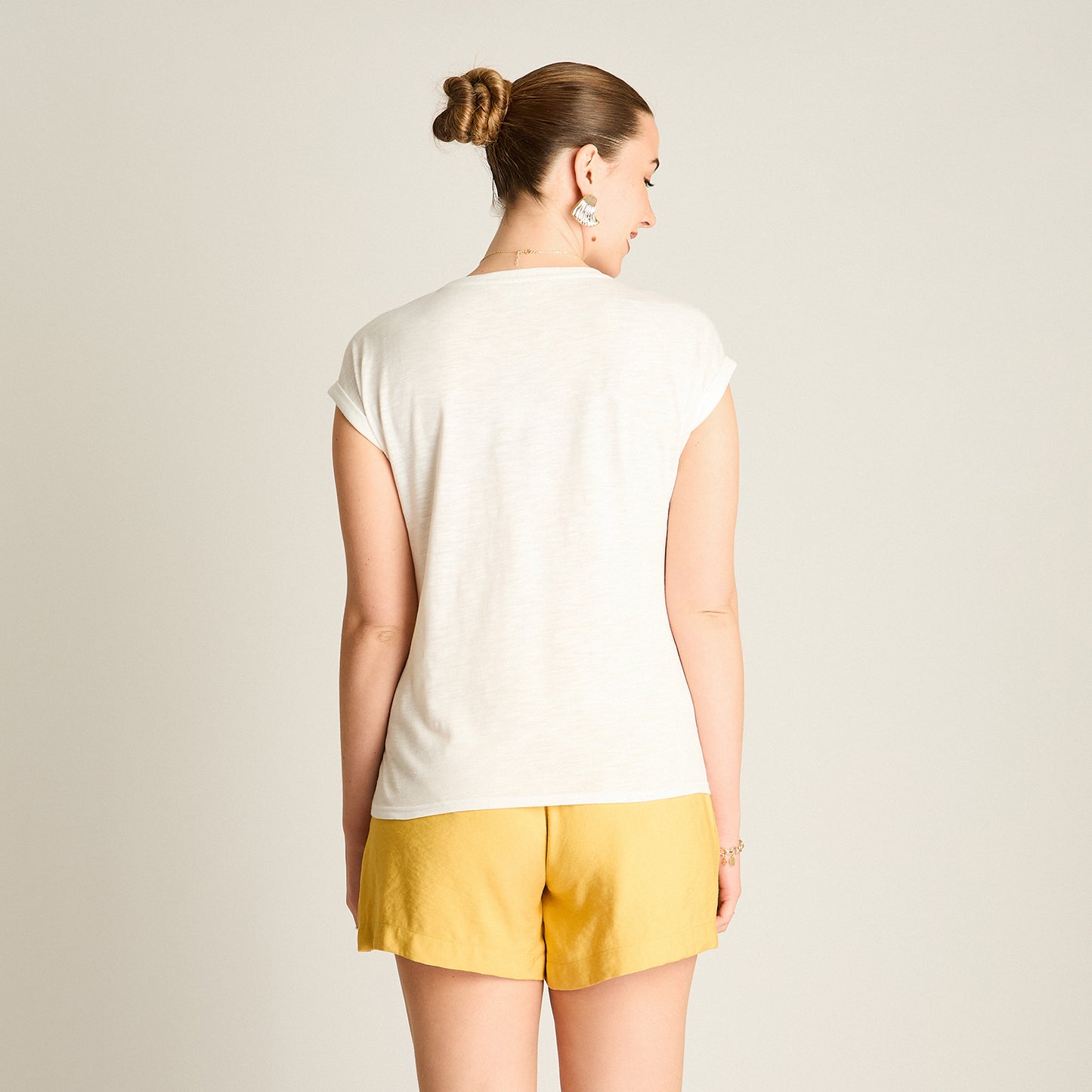 Polera Crudo Manga Corta Elasticidad Media Sin Forro Calce Normal Tela Punto