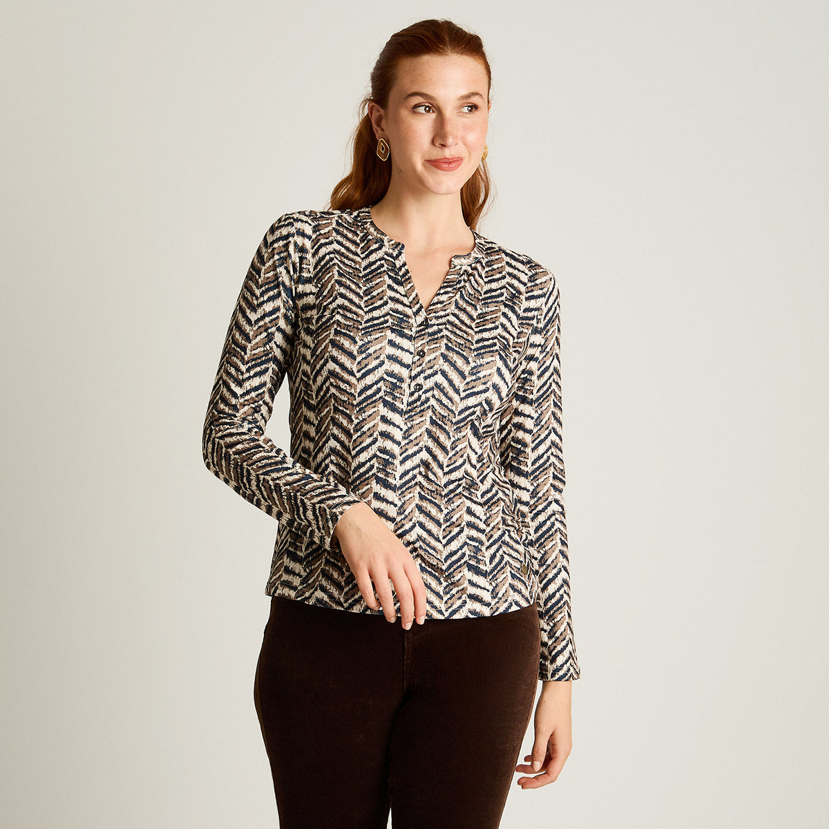 Polera Azul Estampada Escote Mao
