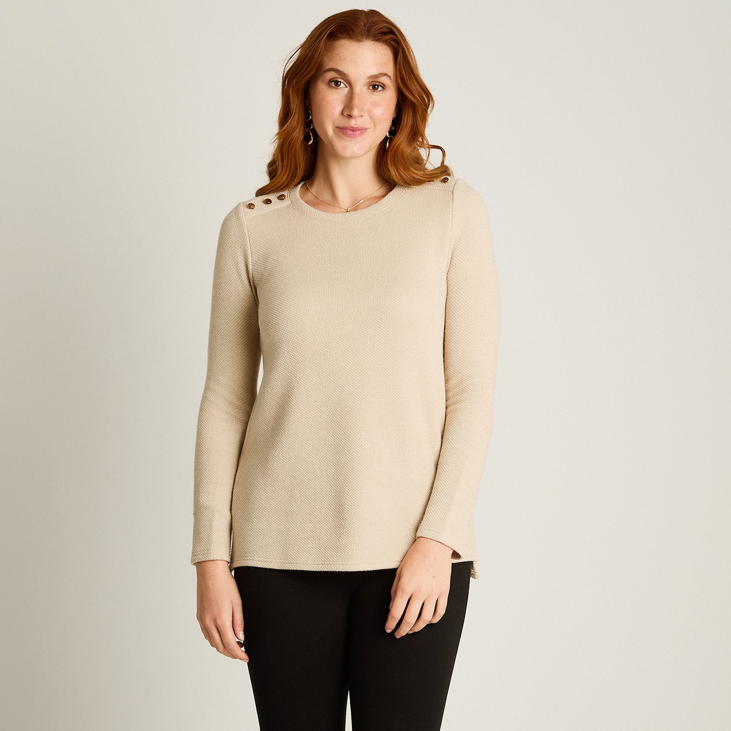 Polera Beige Manga Larga Elasticidad Media Sin Forro Calce Normal Tela Camant
